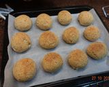 Foto langkah ke 8 dari resep Keto Bread Rolls.