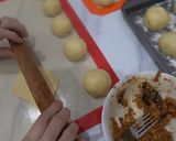 Foto langkah ke 3 dari resep Roti Donat goreng isi ayam suwir super duper lembut 👍.