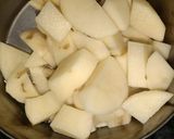 A picture of step 1 of Aloo mangodi.