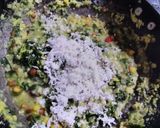 வெந்தயக் கீரை பொரியல்/ methi (Venthya keerai poriyal recipe in tamil) ரெசிபி ஸ்டேப் 2 புகைப்படம்