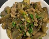 Hình bước làm 4 của món Thịt Ba chỉ xào cà tím