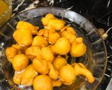 A picture of step 4 of Khatha pani pakora😋کھٹا پانی پکوڑہ 😋.