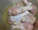 Foto del paso 1 de la receta: Muslos de pollo asados en freidora de aire con papas fritas
