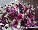 Foto del paso 2 de la receta: Ensalada de repollo morado y repollo blanco