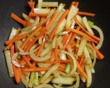 Zöldséges pirított tészta🍝🍄🥕 recept fázis 2 fotója
