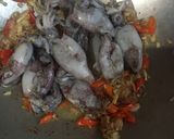 Foto langkah ke 4 dari resep Cumi Hitam Tumis.