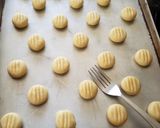 A picture of step 5 of Lemon Cookies.