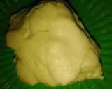 A picture of step 1 of Gullisuwa (milk balls).