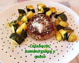 Foto del paso 4 de la receta: Calabacín salteado con queso y hamburguesa