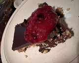 Foto del paso 6 de la receta: Tarta de chocolate, nueces y coco con salsa de frutos rojos (muy fácil y nutritivo)