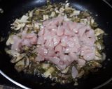 Foto del paso 3 de la receta: Pasta con nata, pollo y champiñones