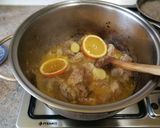 Foto del paso 3 de la receta: Guiso de cerdo con garbanzos a la naranja