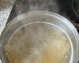 Foto langkah ke 1 dari resep Spaghetti Aglio E Olio.