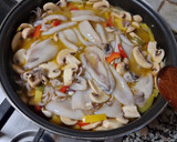 Foto del paso 4 de la receta: Chipirones con pimientos