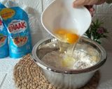 Foto langkah ke 2 dari resep Kue khamir Pisang.