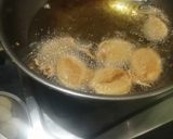 A picture of step 3 of Aloo and mirchi bajji with corn flour.