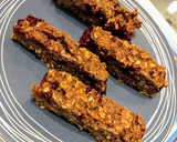 Foto del paso 14 de la receta: Barras energéticas de avena, nueces y mermelada de berries con c