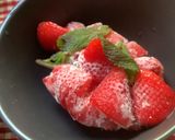Une image de l'étape 1 de 🍨🥹Glace sans sucre 🥄banane 🍌fraise 🍓.