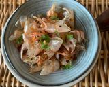 A picture of step 3 of Crispy Prawn skin with honey and chilli - Kuung keaw.