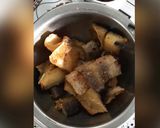 Hình bước làm 1 của món Cá khô lăng phòng chiên ngào giấm đường
