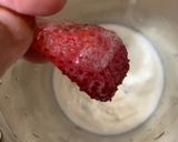 स्ट्रोबेरी लस्सी (strawberry Lassi recipe in hindi) रेसिपी चरण 1 फोटो