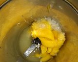 A picture of step 1 of Mango popsicle.