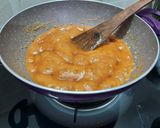 A picture of step 2 of Ground nut chikki.