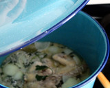 A picture of step 1 of Pozole Verde con Pollo.