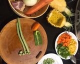 Hình bước làm 2 của món Cơm rang dứa