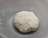 Foto del paso 3 de la receta: Pizza de muzzarella con morrón verde y aceitunas negras