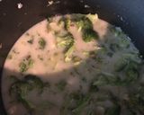 A picture of step 2 of Thai broccoli soup.