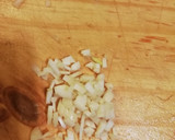 Foto del paso 5 de la receta: Tarta de puerro y cebolla sin masa con guacamole diferente