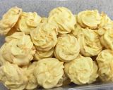 Foto langkah ke 6 dari resep Kue semprit sagu keju.