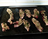 Foto del paso 3 de la receta: Chuletas de cordero con ajo y perejil