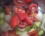 Foto del paso 5 de la receta: Caldo de rape con merluza y Gambones