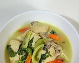 Foto langkah ke 5 dari resep Sup ayam kemangi mix tahu.