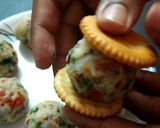मोनाको बिस्कुट सेव पूरी (Monaco Biscuit Sev Puri recipe in Hindi) रेसिपी चरण 5 फोटो