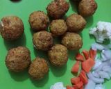 फ्लॉवर चे इन्स्टंट मनचुरीअन (cauliflower instant Manchurian recipe in marathi) रेसिपी स्टेप 5 फोटो 