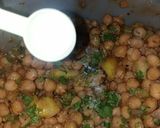 A picture of step 3 of Chatpati chana chaat.