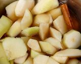 A picture of step 2 of My Pear Crumble with IceCream 💛.