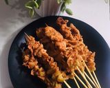Foto langkah ke 4 dari resep Sate Kulit Ayam Lalapan Krispy.