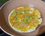 Foto langkah ke 3 dari resep Telur Dadar Ala Jepang.