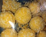 Foto langkah ke 4 dari resep Bola Tempe Isi Keju.