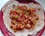 Töltött t.k. tortilla fokhagymás joghurtmártással recept fázis 5 fotója