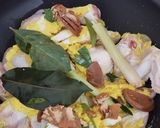Foto langkah ke 2 dari resep Ayam ungkep bumbu kuning.