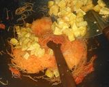 Foto langkah ke 5 dari resep Sambel Kentang Bihun.