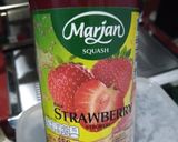 Foto langkah ke 1 dari resep Sparkling Strawberry 🍓.
