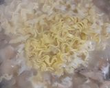 Foto langkah ke 2 dari resep Mie jamur.