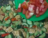 Foto langkah ke 9 dari resep Tumis Timun Tempe Telur.