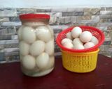 Hình bước làm 3 của món Cháo trắng lá dứa hột vịt muối